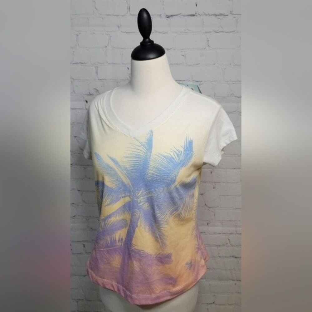 NWT reel life T-shirt size Med
